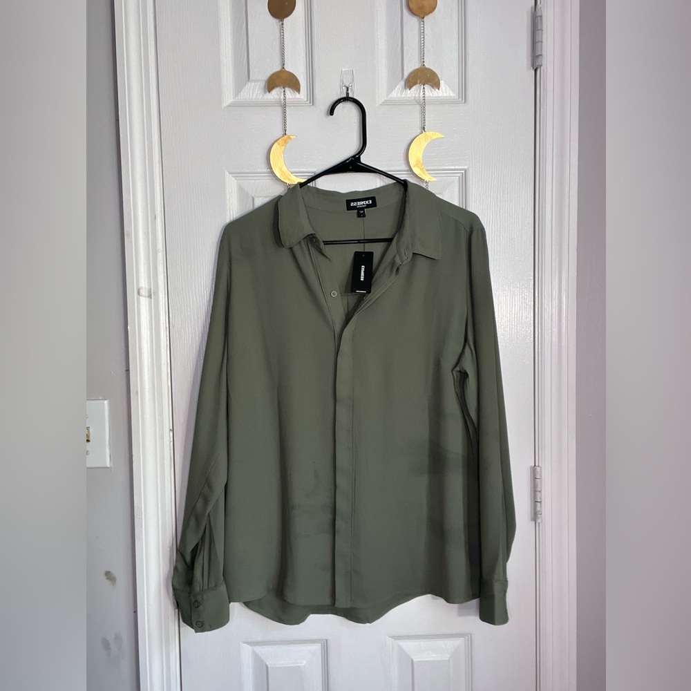 Express, long sleeve lightweight blouse